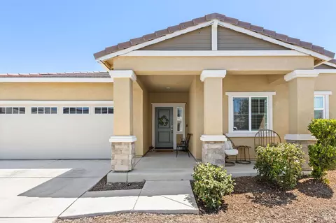 Exterior - 1765 Butterfly Ln, Dixon, CA 95620 photo 3 of 10