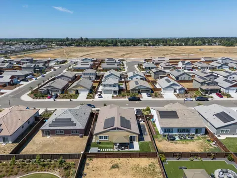 View/Area - 1765 Butterfly Ln, Dixon, CA 95620 photo 6 of 7