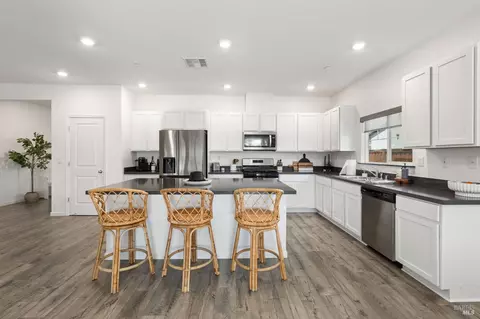 Kitchen - 1765 Butterfly Ln, Dixon, CA 95620 photo 2 of 4