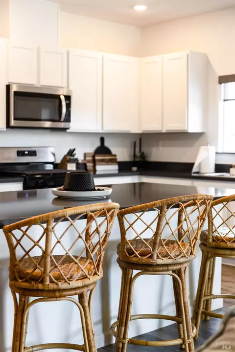 Kitchen - 1765 Butterfly Ln, Dixon, CA 95620 photo 4 of 4