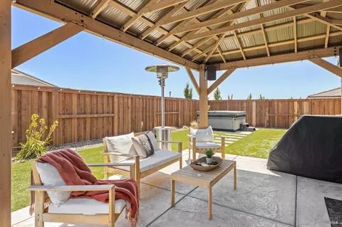 Exterior - 1765 Butterfly Ln, Dixon, CA 95620 photo 8 of 10