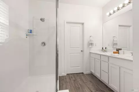 Bath - 1765 Butterfly Ln, Dixon, CA 95620 photo 1 of 3