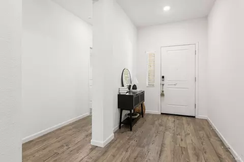 Entry Way - 1765 Butterfly Ln, Dixon, CA 95620 photo 6 of 6