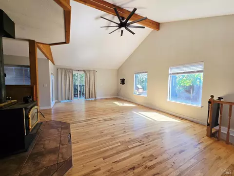 Living - 27160 Tuck Pl, Willits, CA 95490 photo 5 of 9