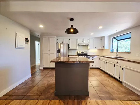 Kitchen - 27160 Tuck Pl, Willits, CA 95490 photo 1 of 5