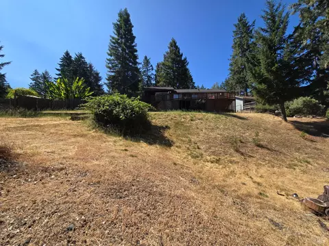 Exterior - 27160 Tuck Pl, Willits, CA 95490 photo 7 of 11