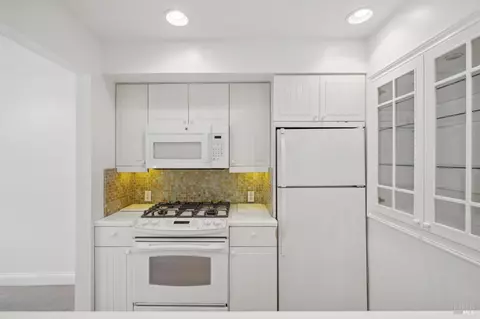 Kitchen - 810 Spring St, Sausalito, CA 94965 photo 4 of 4