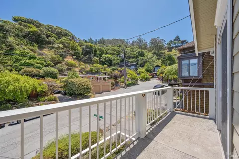 Exterior - 810 Spring St, Sausalito, CA 94965 photo 8 of 17
