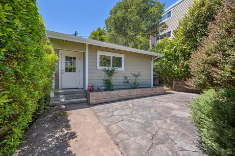 Exterior - 810 Spring St, Sausalito, CA 94965 photo 11 of 17