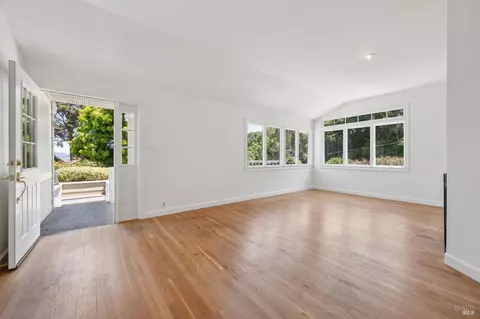Living - 810 Spring St, Sausalito, CA 94965 photo 3 of 7