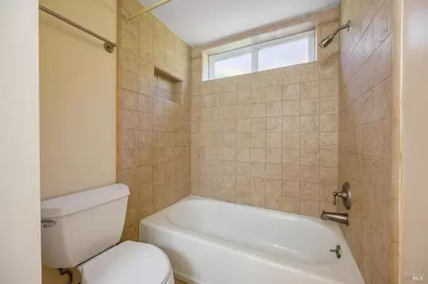 Bath - 810 Spring St, Sausalito, CA 94965 photo 3 of 3