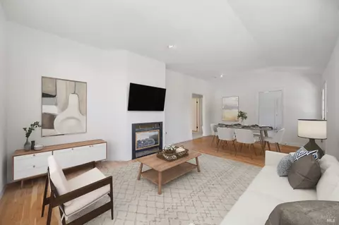 Living - 810 Spring St, Sausalito, CA 94965 photo 1 of 7