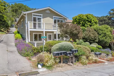 Exterior - 810 Spring St, Sausalito, CA 94965 photo 2 of 17