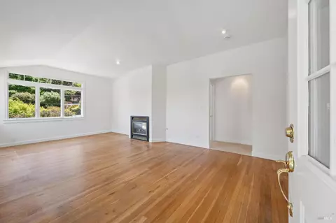 Living - 810 Spring St, Sausalito, CA 94965 photo 2 of 7