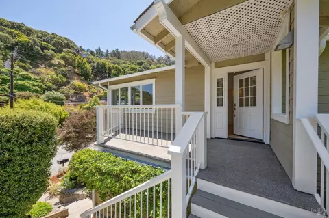 Exterior - 810 Spring St, Sausalito, CA 94965 photo 5 of 17