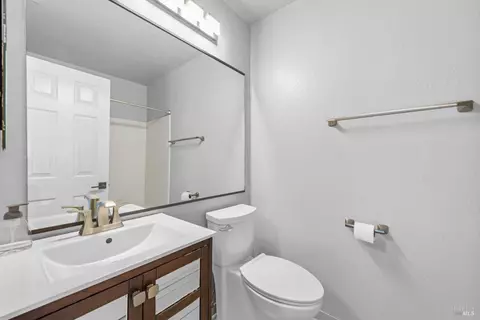 Bath - 5017 Perry Way, Antioch, CA 94531 photo 4 of 5