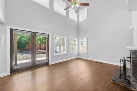 Living - 5017 Perry Way, Antioch, CA 94531 photo 4 of 7