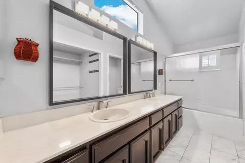 Bath - 5017 Perry Way, Antioch, CA 94531 photo 2 of 5