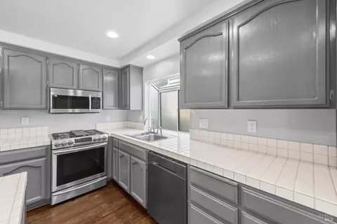Kitchen - 5017 Perry Way, Antioch, CA 94531 photo 2 of 2