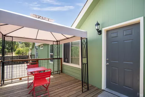 28 Tarman Dr #A & B, Cloverdale, CA 95425