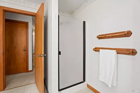 Bath - 1101 Perch Ln, Willits, CA 95490 photo 3 of 4