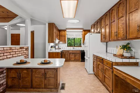Kitchen - 1101 Perch Ln, Willits, CA 95490 photo 2 of 4