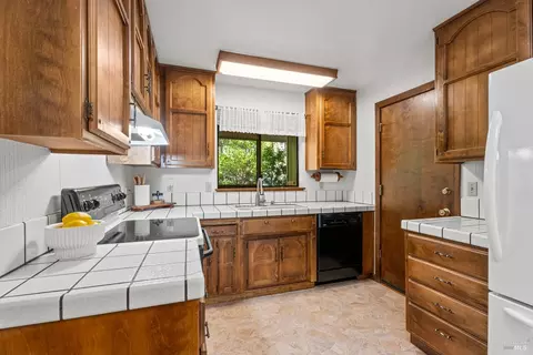 Kitchen - 1101 Perch Ln, Willits, CA 95490 photo 4 of 4