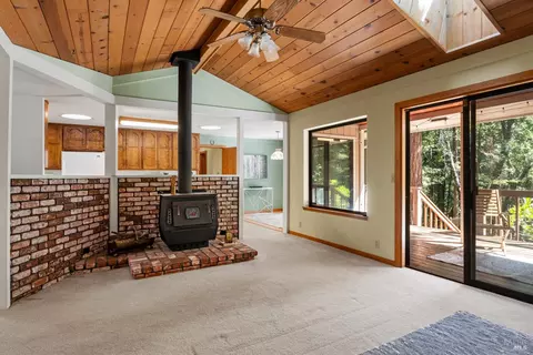 Living - 1101 Perch Ln, Willits, CA 95490 photo 3 of 4
