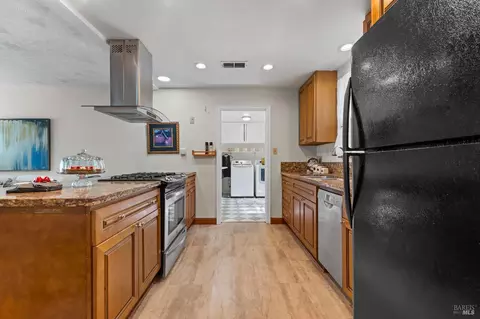 Kitchen - 2401 Alameda St, Vallejo, CA 94590 photo 5 of 7