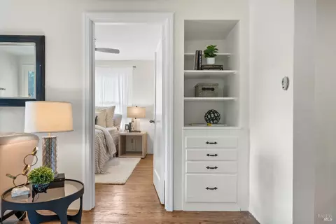 Entry Way - 2401 Alameda St, Vallejo, CA 94590 photo 3 of 4