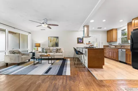 Living - 2401 Alameda St, Vallejo, CA 94590 photo 4 of 7