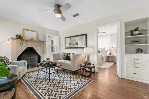 Living - 2401 Alameda St, Vallejo, CA 94590 photo 7 of 7