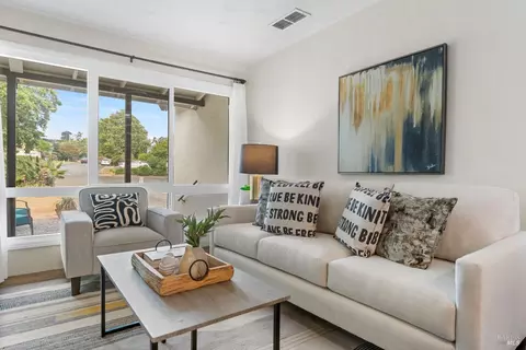 Living - 2401 Alameda St, Vallejo, CA 94590 photo 3 of 7
