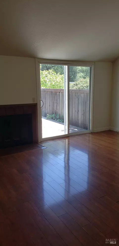 Living - 224 Courtyards E, Windsor, CA 95492 photo 1 of 1