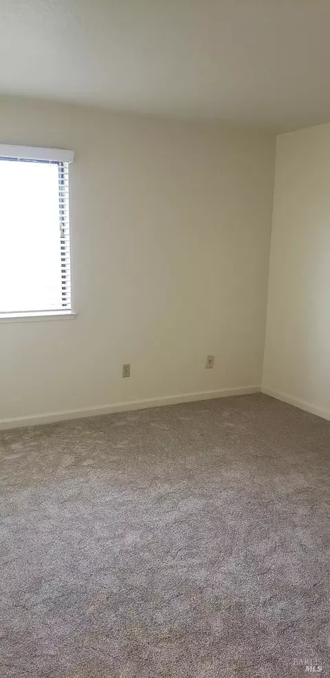 Bedroom - 224 Courtyards E, Windsor, CA 95492 photo 2 of 3