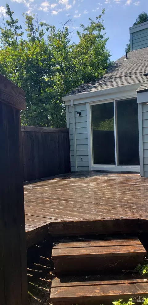 Exterior - 224 Courtyards E, Windsor, CA 95492 photo 3 of 6