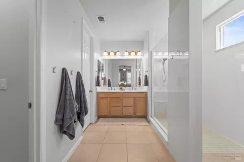 Entry Way - 1409 Spur Ln, Fairfield, CA 94533 photo 6 of 6