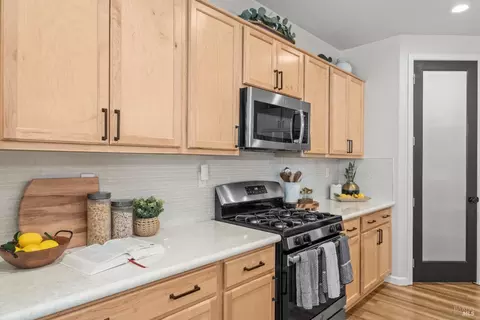 Kitchen - 1409 Spur Ln, Fairfield, CA 94533 photo 4 of 7