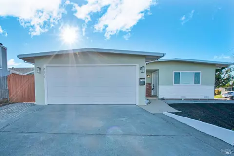 2302 Santa Rosa Dr, Fairfield, CA 94533