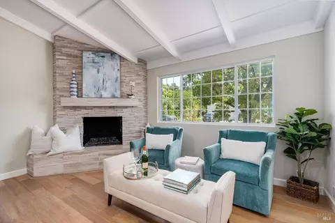 Living - 1705 Adele St, Calistoga, CA 94515 photo 3 of 5
