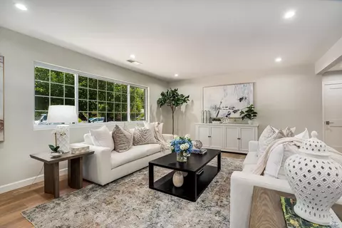 Living - 1705 Adele St, Calistoga, CA 94515 photo 2 of 5
