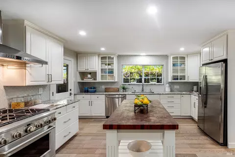 Kitchen - 1705 Adele St, Calistoga, CA 94515 photo 4 of 7