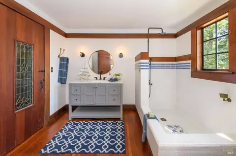 Bath - 409 Summit Dr, Corte Madera, CA 94925 photo 3 of 3