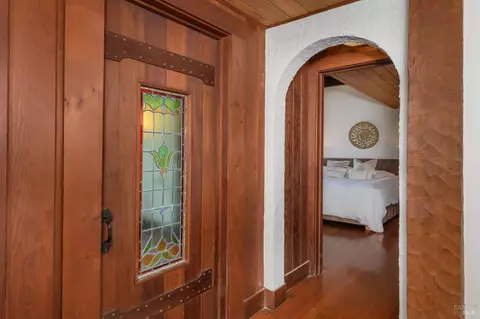 Entry Way - 409 Summit Dr, Corte Madera, CA 94925 photo 6 of 7