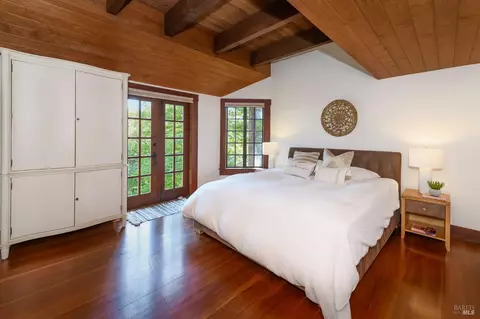 Bedroom - 409 Summit Dr, Corte Madera, CA 94925 photo 3 of 5