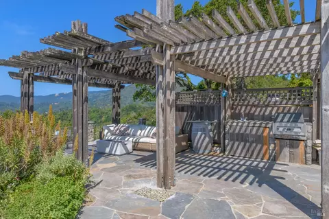 Exterior - 409 Summit Dr, Corte Madera, CA 94925 photo 8 of 22