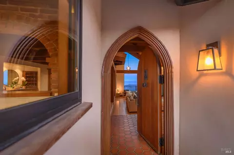 Entry Way - 409 Summit Dr, Corte Madera, CA 94925 photo 7 of 7