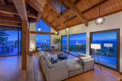 Living - 409 Summit Dr, Corte Madera, CA 94925 photo 7 of 8