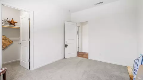 Bedroom - 640 Heirloom Ct, Dixon, CA 95620 photo 5 of 5