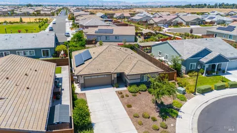 View/Area - 640 Heirloom Ct, Dixon, CA 95620 photo 6 of 17